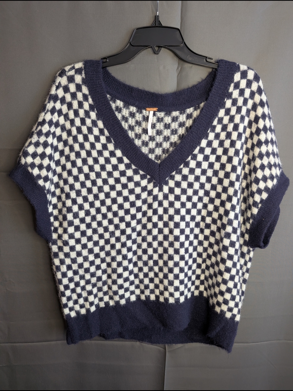Checkerboard V-Neck Sweater Top - Navy & White .. B